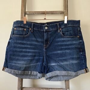 ⭐️40% Off⭐️ Gap Rolled Up 5 Inch Denim Shorts